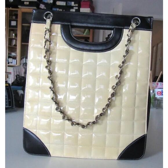 CHANEL Ivory & Black Patent Leather Chocolate Bar Quilted Shoulder Tote Bag - Picture 1 of 15
